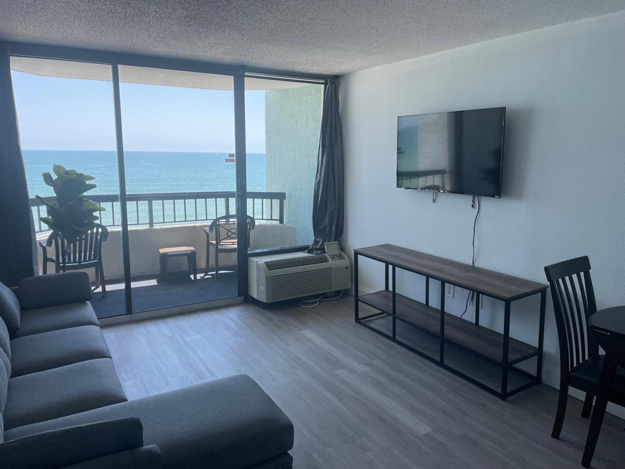 Compass Cove Upgraded Oceanfront Condo Sleeps 4 شاطئ ميرتل المظهر الخارجي الصورة